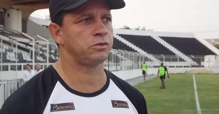 Goytacaz acerta com treinador para 2015